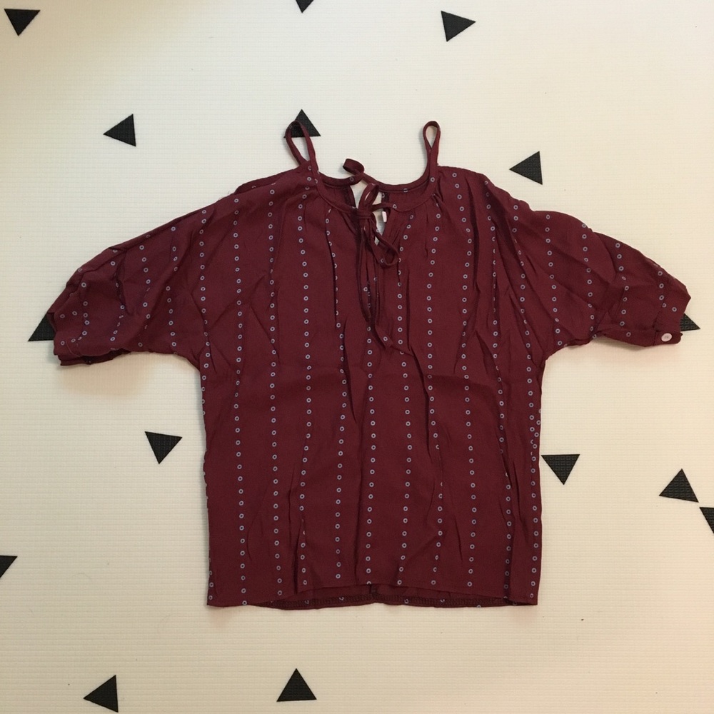 Off shoulder with strap patterned top